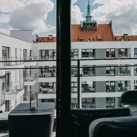 Black&white Bukowska18 B With Balcony And Garage 포즈난