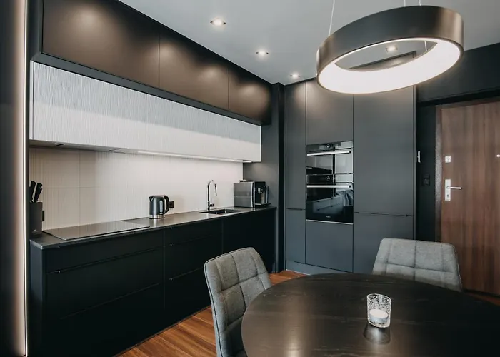 Black&white Bukowska18 B With Balcony And Garage Apartman *