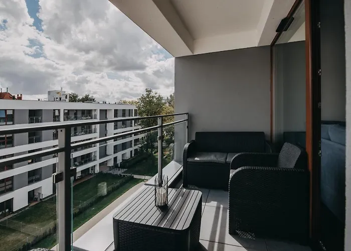 Black&white Bukowska18 B With Balcony And Garage Apartman *