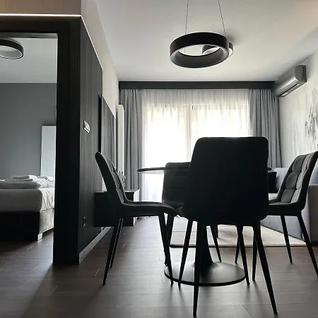 Black&white Bukowska18 B With Balcony And Garage Apartamento *