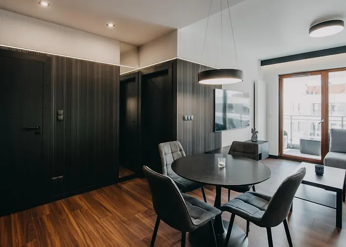 Апартаменты Black&white Bukowska18 B With Balcony And Garage