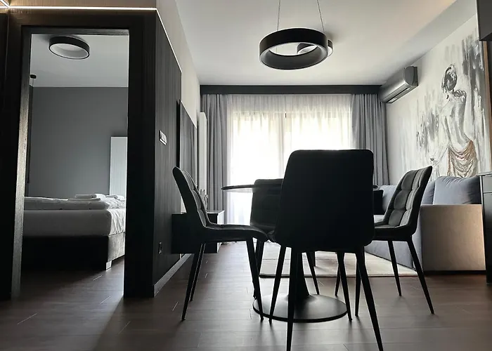 Black&white Bukowska18 B With Balcony And Garage Апартаменты *